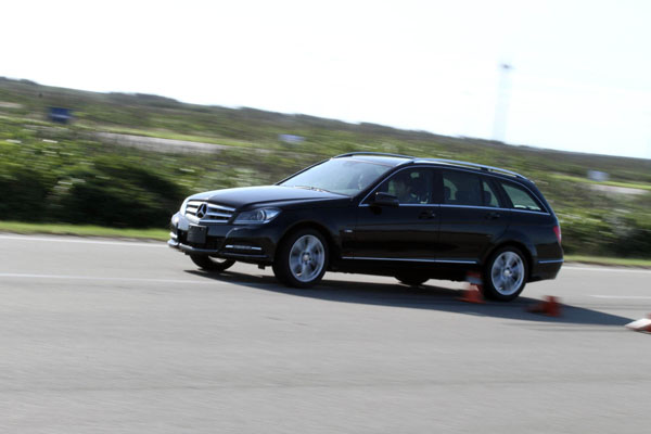 Mercedes-Benz 賓士主動安全操控體驗營 C-Class 模擬賽道體驗、高速麋鹿測試 高速周回道 ESP PRE-SAFE 主動安全防護系統