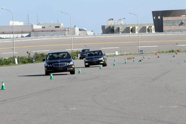 Mercedes-Benz 賓士主動安全操控體驗營 C-Class 模擬賽道體驗、高速麋鹿測試 高速周回道 ESP PRE-SAFE 主動安全防護系統