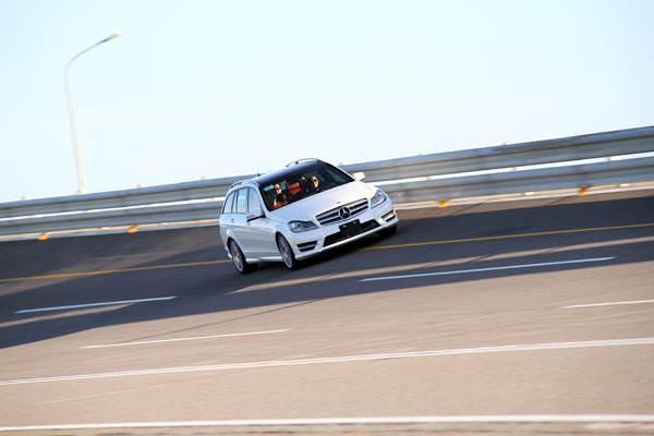 Mercedes-Benz 賓士主動安全操控體驗營 C-Class 模擬賽道體驗、高速麋鹿測試 高速周回道 ESP PRE-SAFE 主動安全防護系統