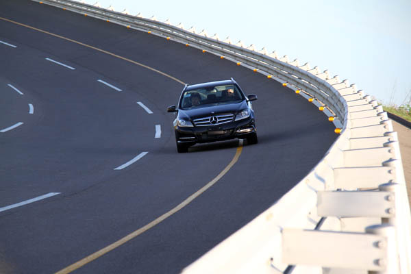 Mercedes-Benz 賓士主動安全操控體驗營 C-Class 模擬賽道體驗、高速麋鹿測試 高速周回道 ESP PRE-SAFE 主動安全防護系統