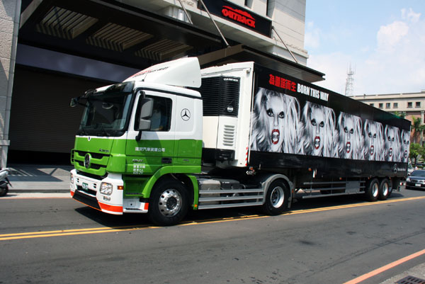 Mercedes-Benz BORN THIS WAY 為道路而生 SLS AMG SLR McLaren LADY GAGA 台中 康柏翰
