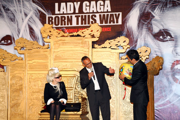 Mercedes-Benz『BORN THIS WAY為道路而生』創意造型大賽 LADY GAGA 康柏翰 吳敦厚