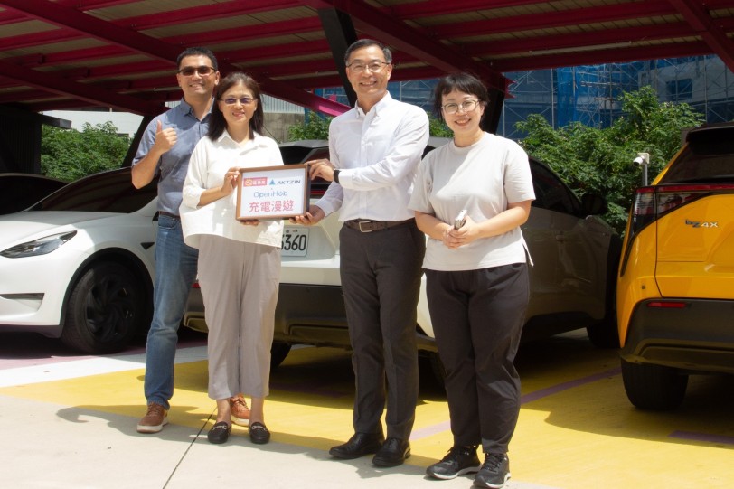 OpenHub 攜手 Charging Blok 區快充 擴大電動車充電網絡