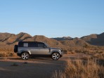 JLR 全車系 9 月份限時推出 5 年安心禮遇購車優惠，5 年 0 利率分期財務方案輕鬆入主，再享升級 5 年原廠保固與 5 年原廠保養服務