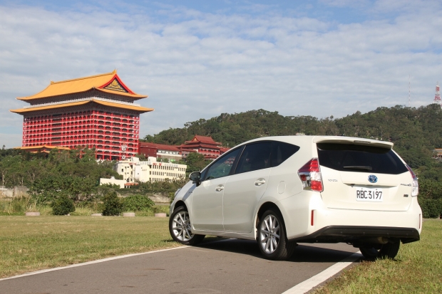汰舊換新政府補助五萬元，買Toyota加享三重好禮