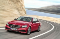 Mercedes-Benz八月購車優惠暢快騁馳，本月交車送五星級奢華住宿