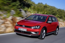 Volkswagen Golf榮膺2017加拿大年度風雲車，輕鬆入主傳奇經典