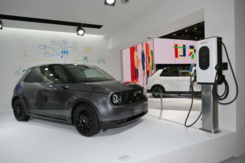 2019東京車展直擊：入門純電車也能很有樂趣，Honda e 量產車實際體驗！