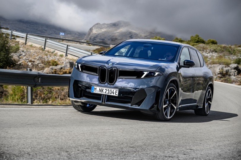 BMW iX3榮獲2026年度「年度世界汽車」及「世界電動車」殊榮