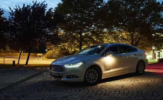 照亮夜路－Ford正開發Advanced Front Lighting System