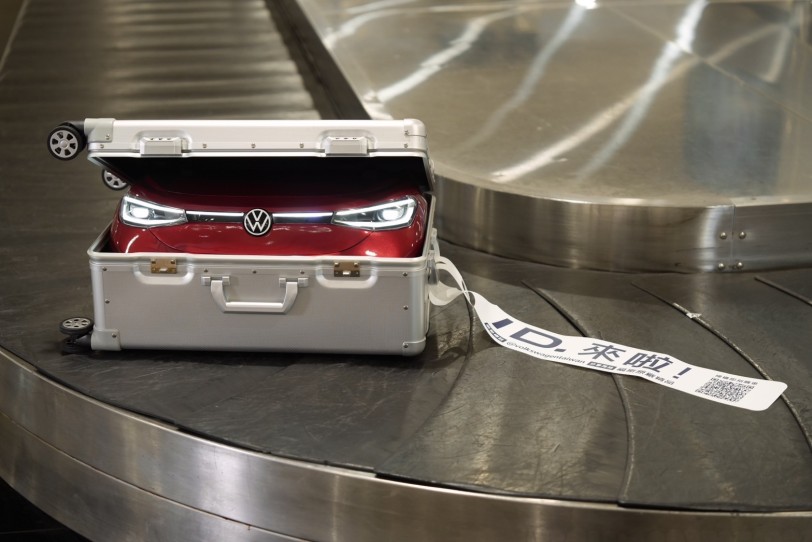 Volkswagen ID.4&amp;ID.5全面入境 機場目擊 台灣福斯汽車首輛電動車款造型行李箱 再抽德藝好禮
