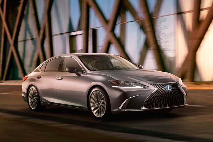 2018北京車展：整合 GS 車系，Lexus 中大型房車代表 ES 首張官圖亮相！