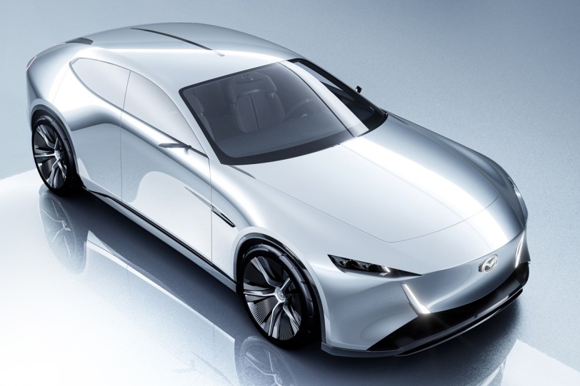 Mazda以Vision X-Coupe為亮點展示碳捕捉技術，並以Mazda3賽車成功完成測試