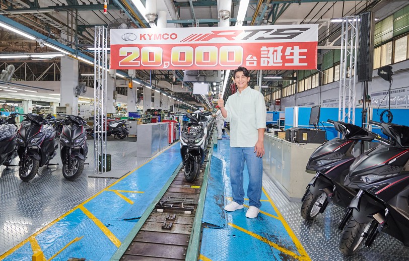 KYMCO RTS隊長陳傑憲代言發威 全車系熱銷20,000台誕生  公益相挺陳傑憲母校中正國小、大仁國中「棒球新世代」