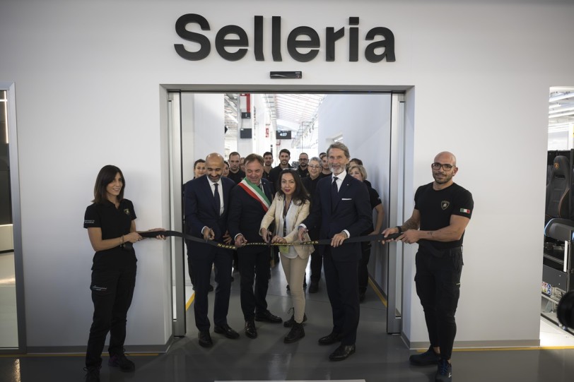 Lamborghini在改造後的Revuelto和Temerario生產線旁邊啟用了新的Selleria內飾部門