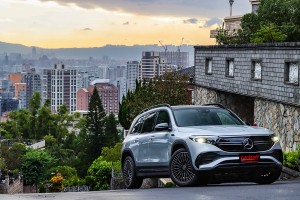 輕奢 5+2 純電唯一選，2023 EQB 300 4MATIC by Mercedes-EQ